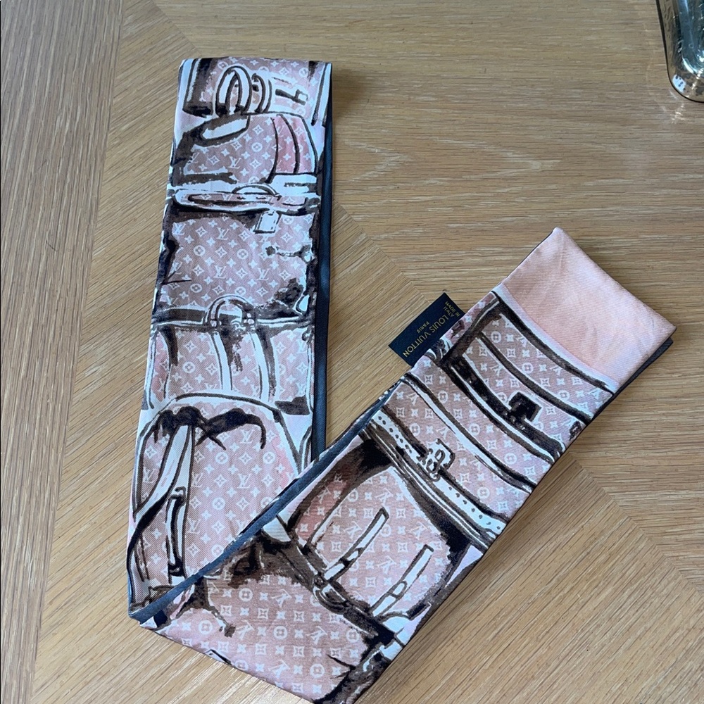 LV 100% silk bandeau/scarf - Picture 6 of 8